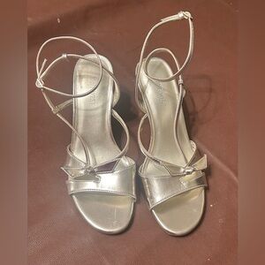Nine West Metallic Gold Strappy Bow Heels Sandals -Women Sz 9M-Wrap around Ankle